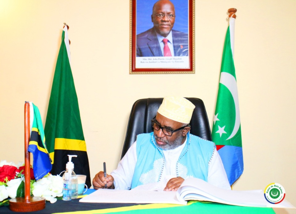 LE PRESIDENT DE LA REPUBLIQUE SEM AZALI ASSOUMANI, S’EST RENDU A L’AMBASSADE DE LA TANZANIE